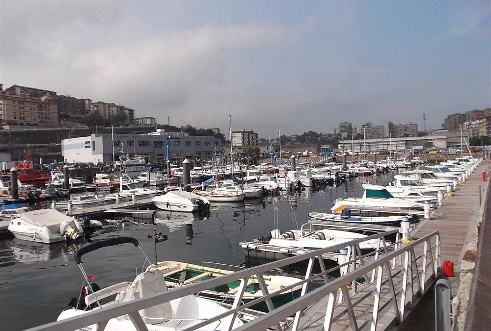 Pasai Donibane: derrigorrezko geldialdia Kantauri itsasoan zehar itsasontziz egiten duzun ibilbidean